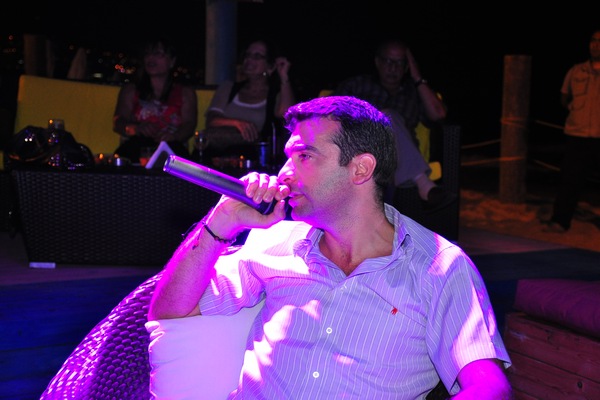 Karaoke Battles at Edde Sands